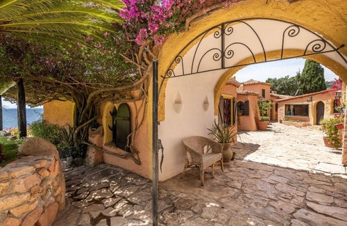 Torre delle Stelle Villa | Villa in Torre Delle Stelle with 10 bedrooms sleeps 23