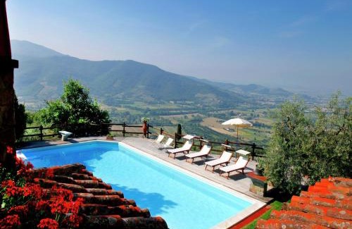 Castiglion Fiorentino Villa | Villa in Tuscany with Pool and Valley Views