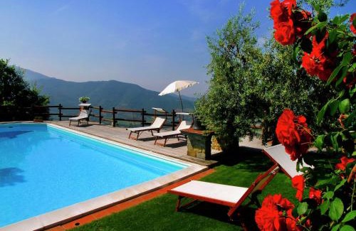 Castiglion Fiorentino Villa | Villa in Tuscany with Pool and Valley Views