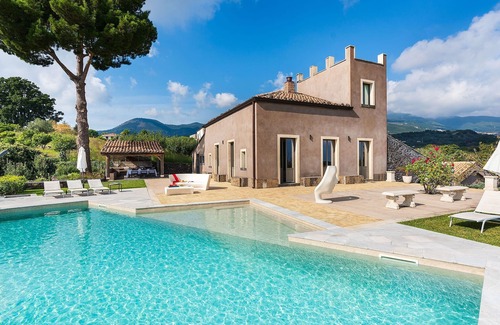 Zafferana Etnea Villa | Villa in Zafferana near Mount Etna & Sauna