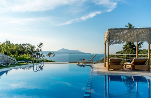 Vamos Villa | Villa Ioanna with heated pool in Plaka, Chania
