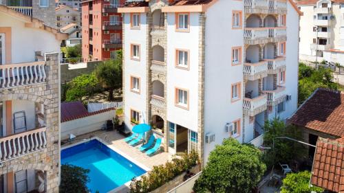 Maini Hotel | Villa Iper
