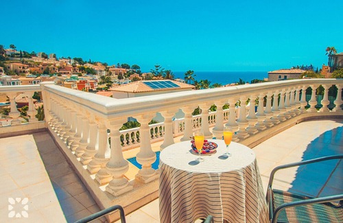 La Canuta Villa | Villa ISABEL by Abahana Villas