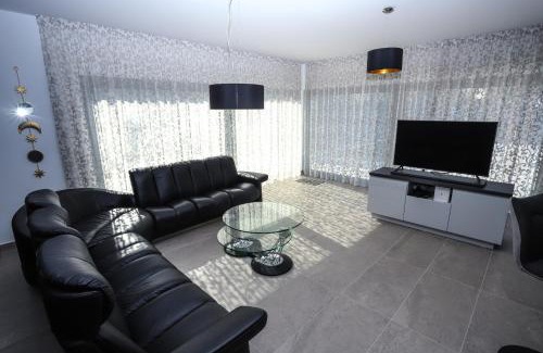 Mali Maj Villa | Villa Jacky in Poreč for 8 people with private pool just 900 meters from sea