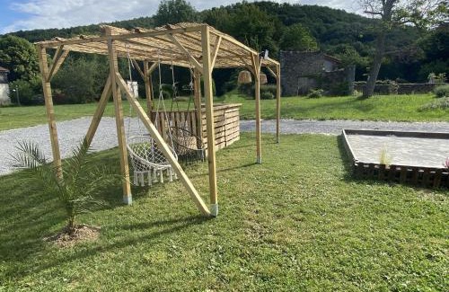 Seilhan Villa | Villa jacuzzi, terrain de pétanque et aire de jeux vue sur les Pyrénées