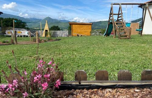Seilhan Villa | Villa jacuzzi, terrain de pétanque et aire de jeux vue sur les Pyrénées