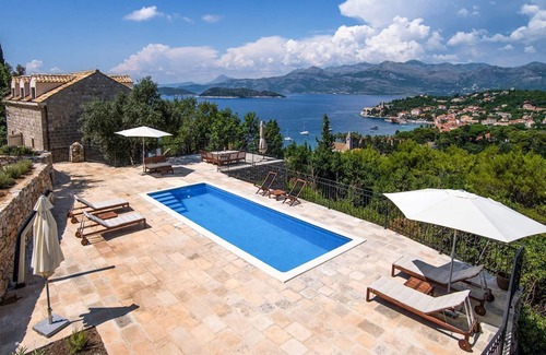 Lopud Island Villa | Villa Jahta - Six Bedroom Villa, Sleeps 14