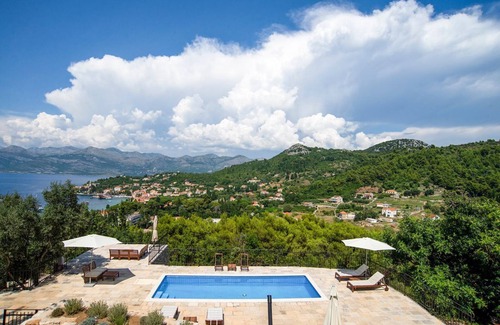 Lopud Island Villa | Villa Jahta - Six Bedroom Villa, Sleeps 14