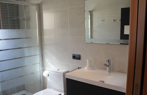 Les Tres Cales Ski Chalet | VILLA JASMI, villa 700m from the palaya