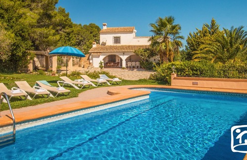 Empedrola Villa | Villa JOAQUIN by Abahana Villas