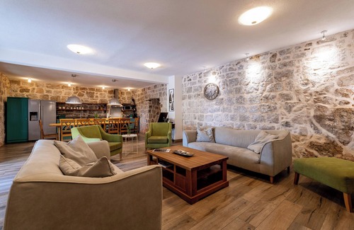 Mocici Villa | Villa Joe - heritage stone villa