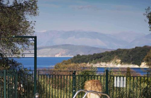 Petaleia Villa | VILLA JUDI SLEEP 10, bedrooms 5, swimming pool
