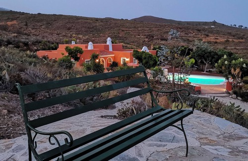 Granadilla de Abona Villa | Villa "Karat Hacienda Miranda" with Sea View, Pool, Sauna, Wi-Fi, Terrace and Garden