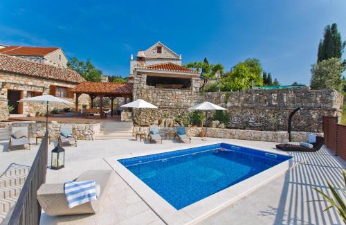 Brusje Villa | Villa Kate -with private pool and BBQ