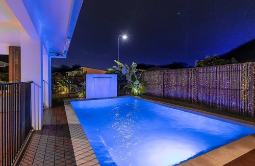 Trinity Beach House | Villa Keluarga; 4BR Family Retreat: Pool, PS4, BBQ