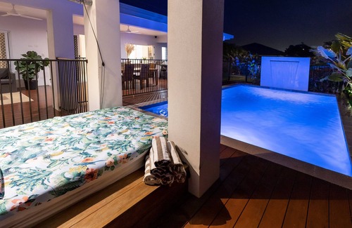 Trinity Beach House | Villa Keluarga; 4BR Family Retreat: Pool, PS4, BBQ