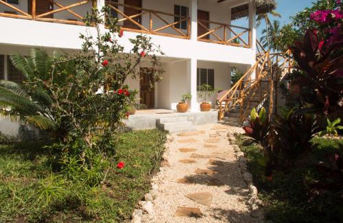 Paje Bed & Breakfast | Villa Kiota