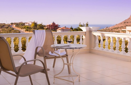 Skotino Villa | Villa Kokalis Resort 1 with swimming pool, spectacular water parks, golf, tennis