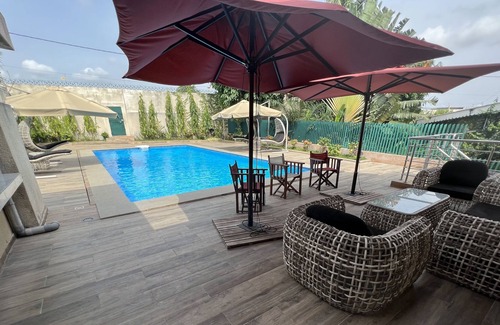 Cocody House | Villa Kynola -Pool-Wifi-Parking-Netflix-Bose HP