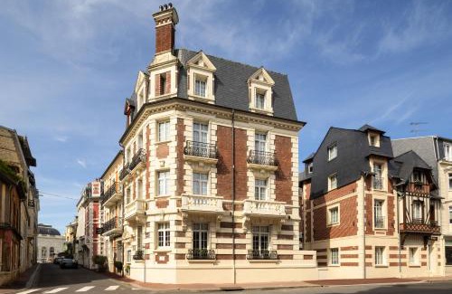 Trouville-sur-Mer Apartment | Villa Léa, l'écrin du Fer à Cheval