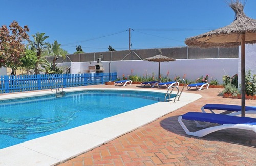 Conil de la Frontera Ski Chalet | Villa La Florida III, with community pool
