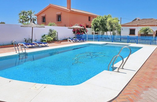 Conil de la Frontera Ski Chalet | Villa La Florida III, with community pool