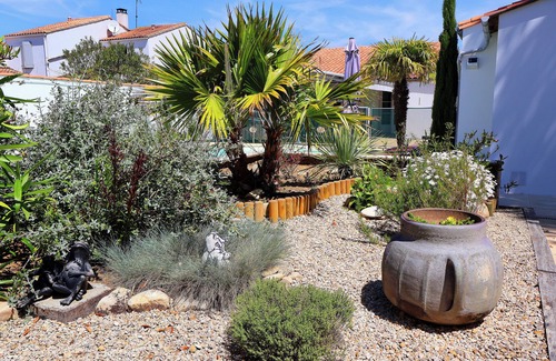La Flotte Villa | ⭐️⭐️⭐️ Villa, La Flotte, Heated Swimming Pool till november 9 people Quiet Area.