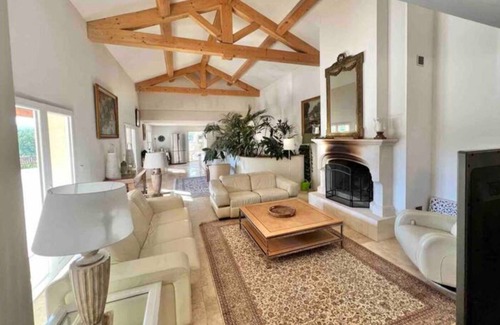 Cogolin Bed & Breakfast | Villa La Source 83 - Room 2 close to Saint Tropez