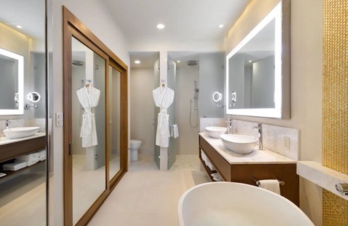 San Jose del Cabo Resort | VILLA LA VALENCIA BEACH RESORT AND SPA- LUXURY 1- BEDROOM OCEAN VIEW
