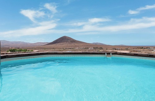 Tefia Villa | Villa "La Vista de Tefía" with Mountain View, Pool, Wi-Fi, Terrace & Garden