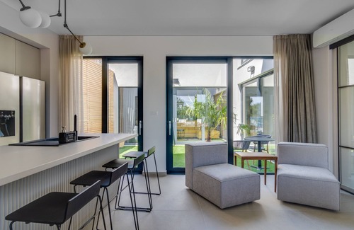 Central Dalmatia Villa | Villa Largo with 4 en-suite bedrooms, heated 33 sqm pool, sea views