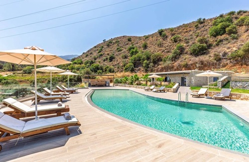 Georgioupolis Villa | Villa Lefkothea by Villa Plus