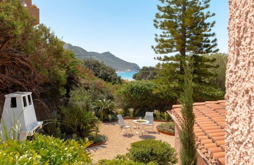 Solanas Villa | VILLA LENTISCHIO, just a few steps from the crystal-clear sea of Solanas