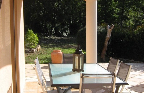 Besse-sur-Issole Villa | Villa les Caillols,Vineyard View, Private Pool, Between Aix-en-Pce and St Tropez