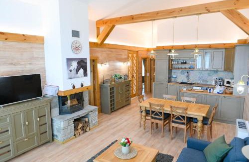 Razlog Villa | Villa Letizia with Jacuzzi near the Pirin Golf Resort