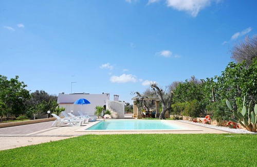 San Vito dei Normanni Villa | Villa Lino with Pool by Wonderful Italy