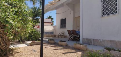 San Pietro in Bevagna House | Villa Litus