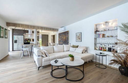 Cove Murtar Villa | Villa Lorelei - Three Bedroom Villa, Sleeps 6