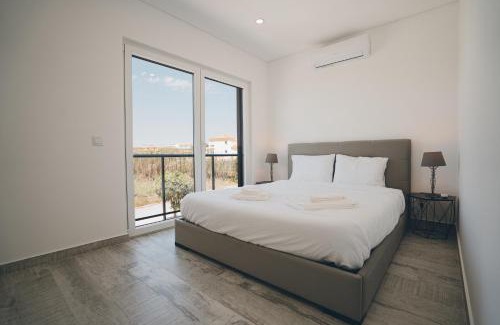 Atalaia de Cima Villa | Villa Lotus Peralta with sea view