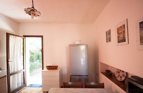 Solanas Villa | Villa Luisella 200 meters from the sea, reserved parking with garden