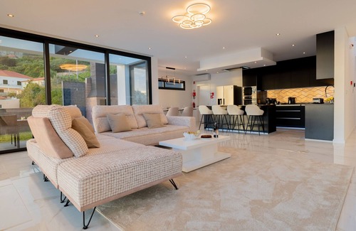 Ribeira Brava Villa | Villa Luxe by Atlantic Holiday