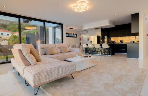 Ribeira Brava Villa | Villa Luxe by Atlantic Holiday