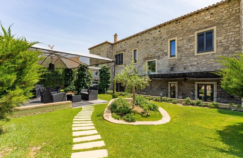 Gesturi Villa | Villa 'Luxury Home Borgo Antico' with Mountain View, Wi-Fi and Air Conditioning