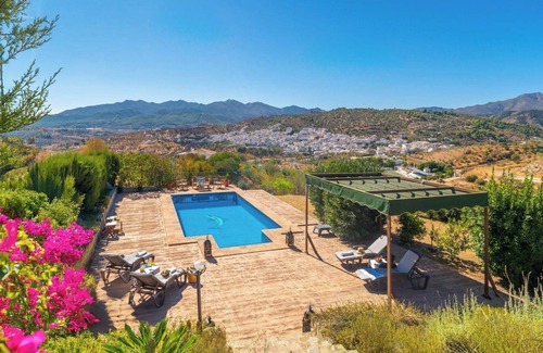 Guaro Villa | Villa Luz de Luna Guaro by Ruralidays