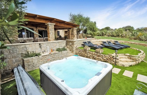La Maddalena Villa | Villa Magdala - Three Bedroom Villa, Sleeps 10
