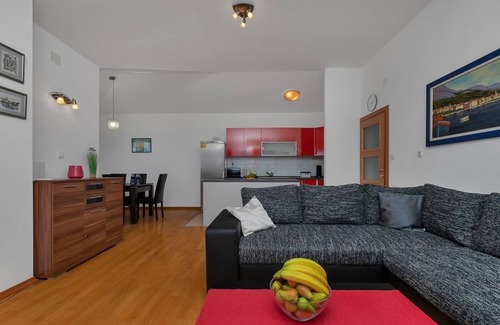 Makarska Villa | Villa Makar with infinity heated pool,gym,grill, 3 bedrooms,3 bathrooms