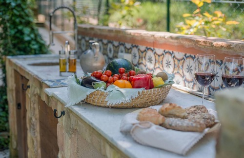 Massa Fermana Villa | Villa Malu 8 - Three Bedroom Villa, Sleeps 8