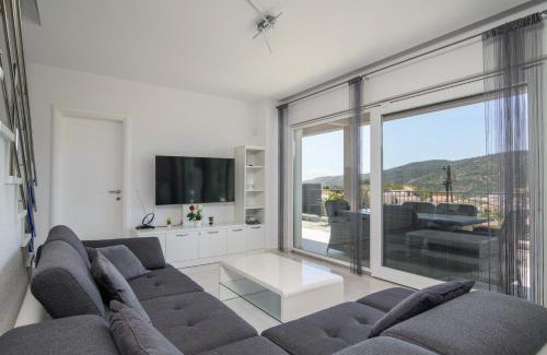 Marina Villa | VILLA Mari with private pool