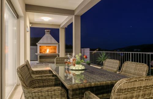 Marina Villa | VILLA Mari with private pool