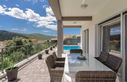 Marina Villa | VILLA Mari with private pool